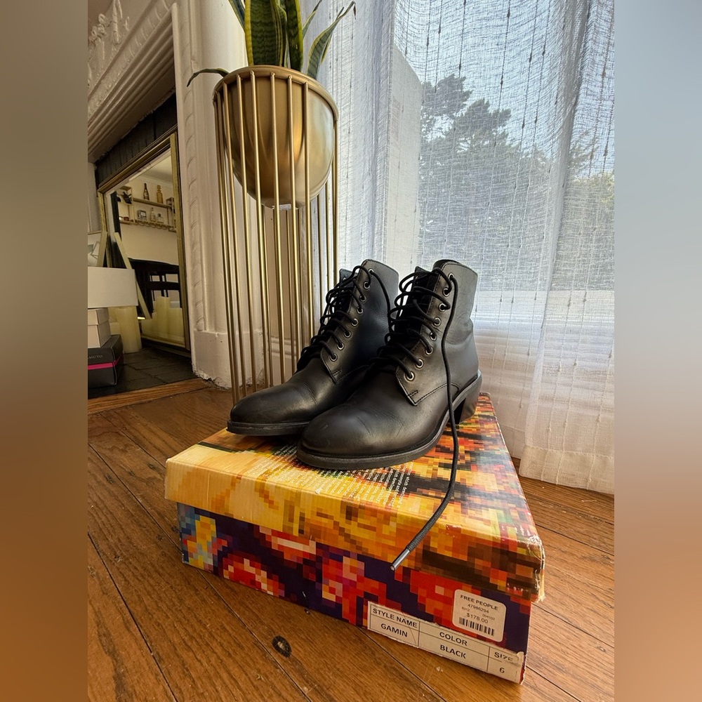 Jeffrey Campbell Black Ankle Boots Timeless Design